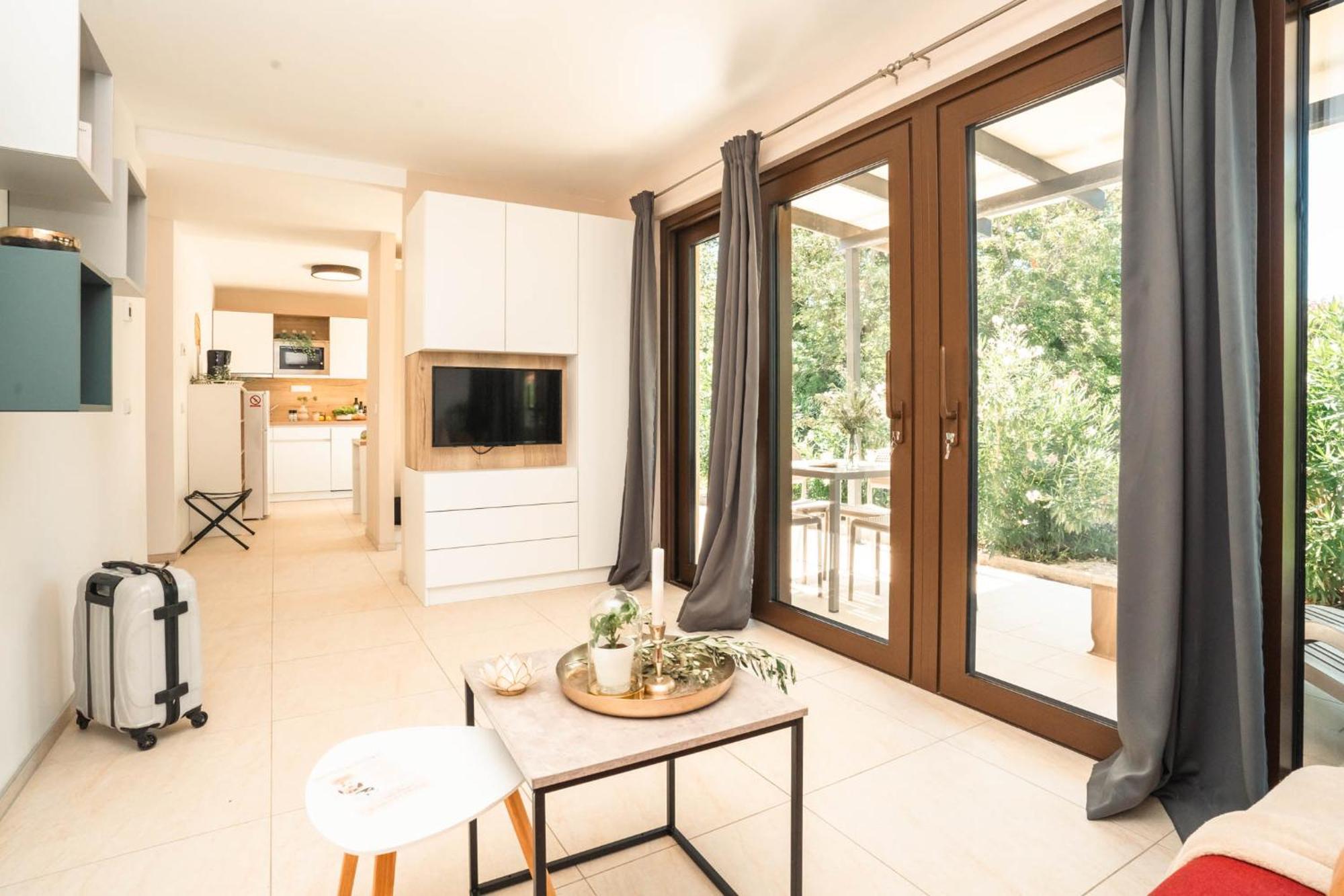 Appartement Vsg - Relaxing Apartments, 200m From The Sea, With Pool, Sauna & Jacuzzi