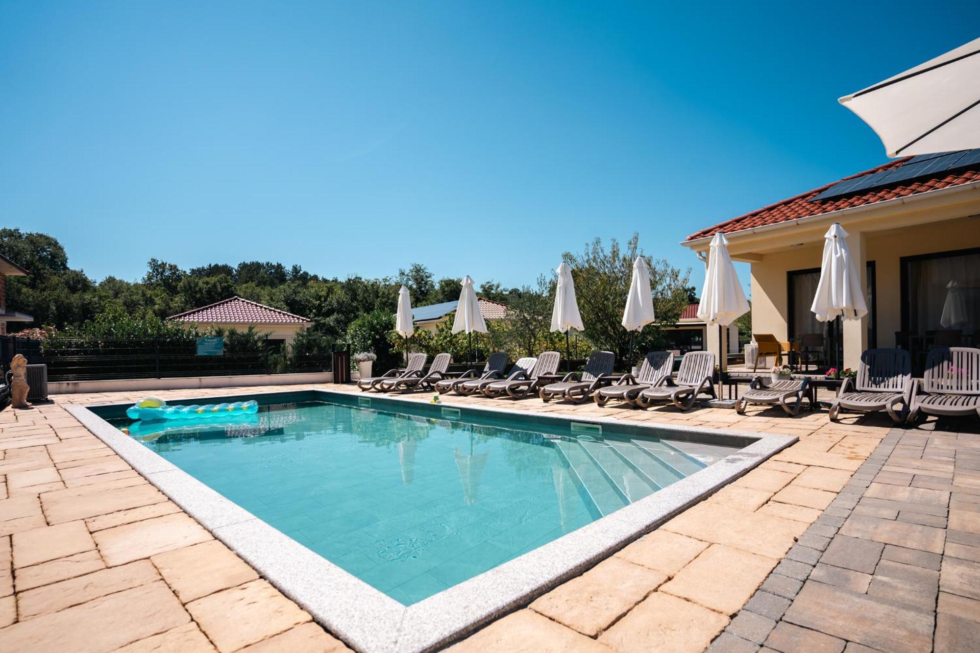 Apartment Vsg Resort - Apartments 200M From Beach, Pool, Sauna & Jacuzzi Klimno