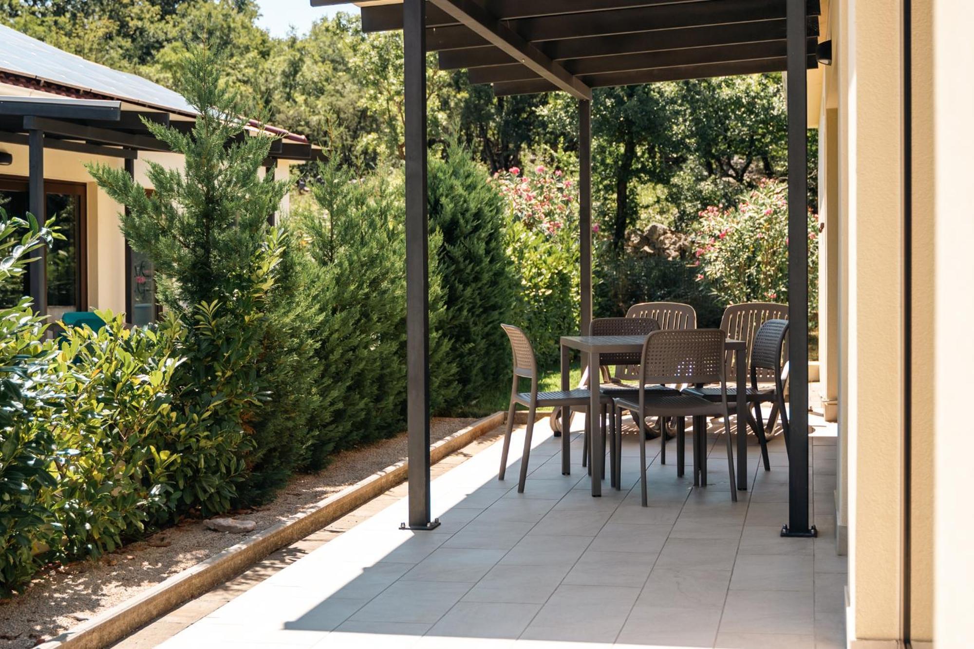 Vsg - Relaxing Apartments, 200m From The Sea, With Pool, Sauna & Jacuzzi Apartman