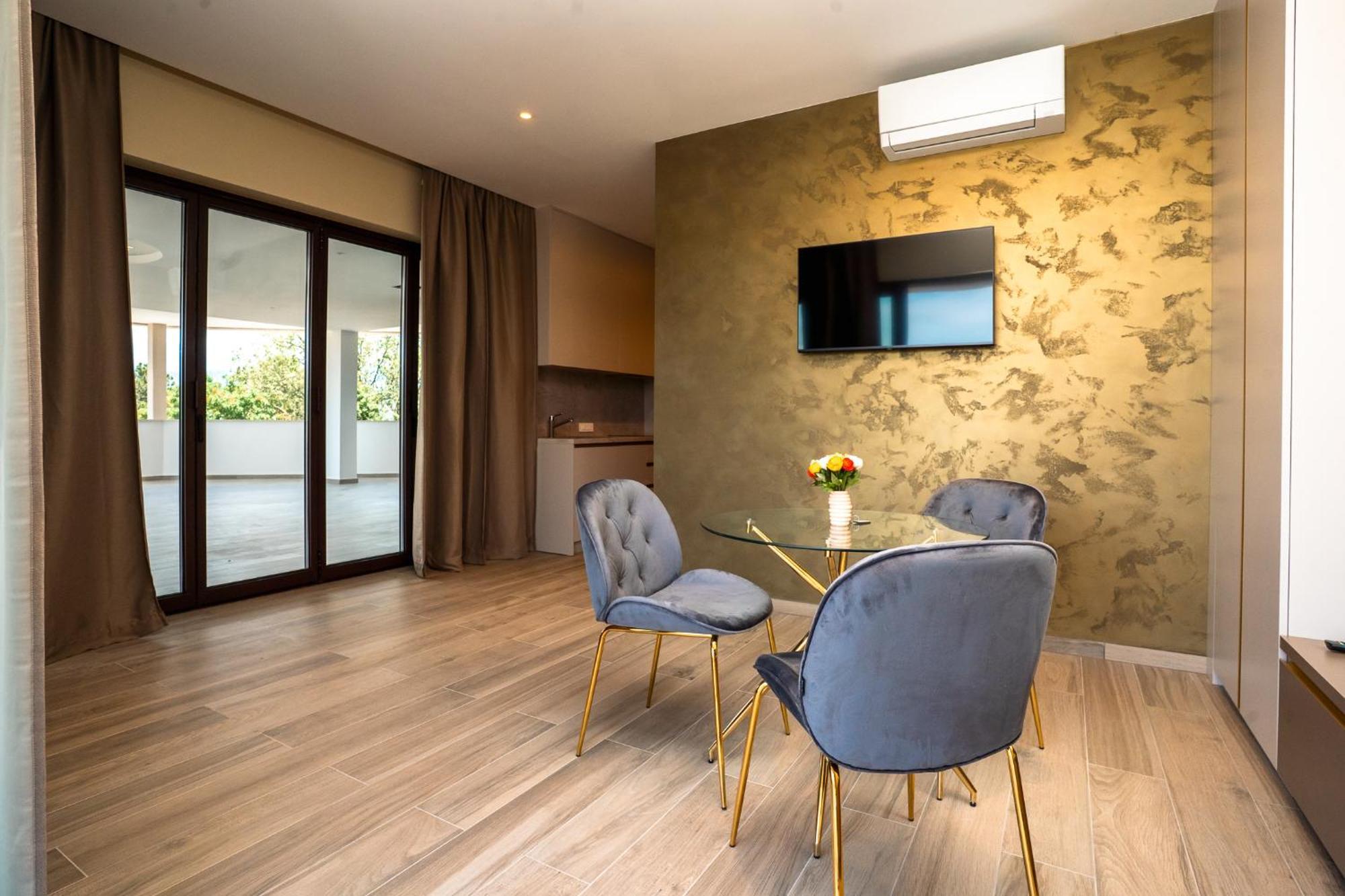 Vsg - Relaxing Apartments, 200m From The Sea, With Pool, Sauna & Jacuzzi Apartman