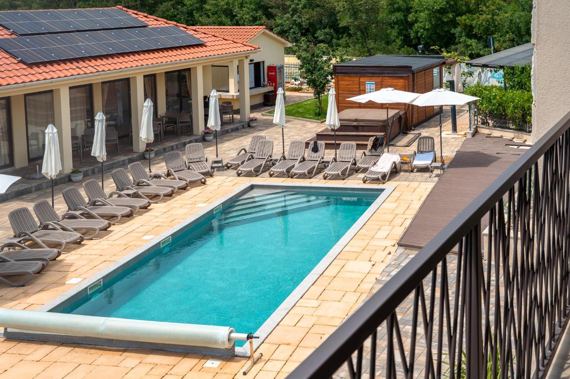 Vsg - Relaxing Apartments, 200m From The Sea, With Pool, Sauna & Jacuzzi Apartman *