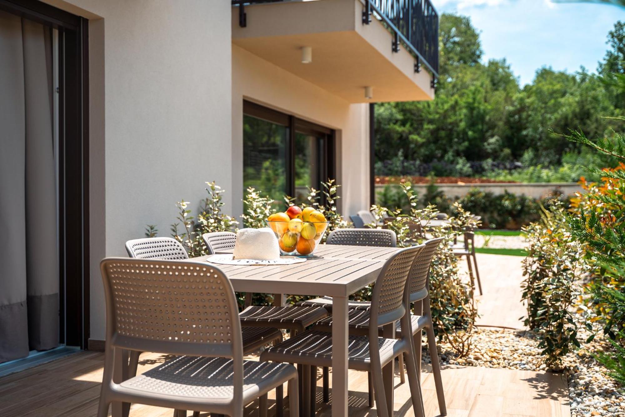 Apartman Vsg - Relaxing Apartments, 200m From The Sea, With Pool, Sauna & Jacuzzi *
