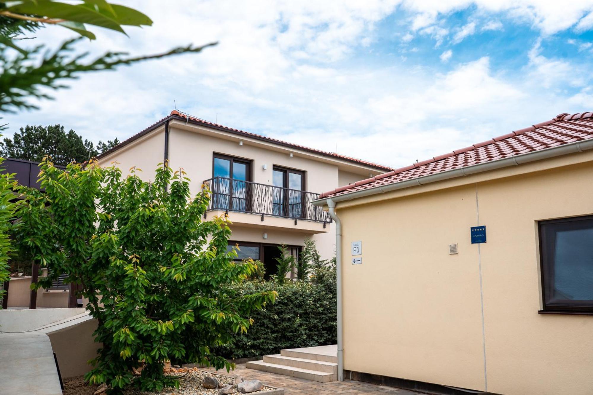 Vsg - Relaxing Apartments, 200m From The Sea, With Pool, Sauna & Jacuzzi Apartman