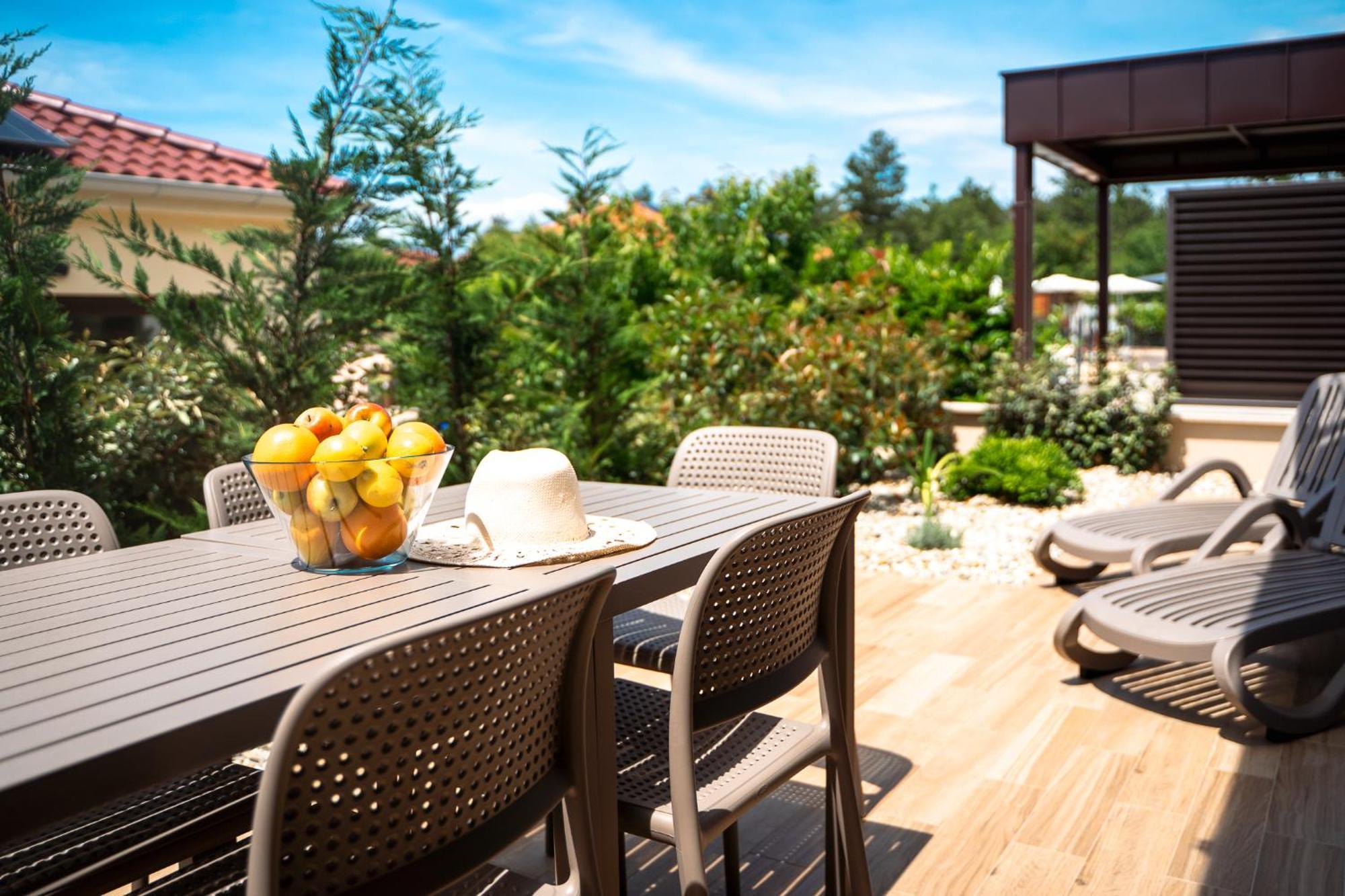 Apartman Vsg - Relaxing Apartments, 200m From The Sea, With Pool, Sauna & Jacuzzi Klimno